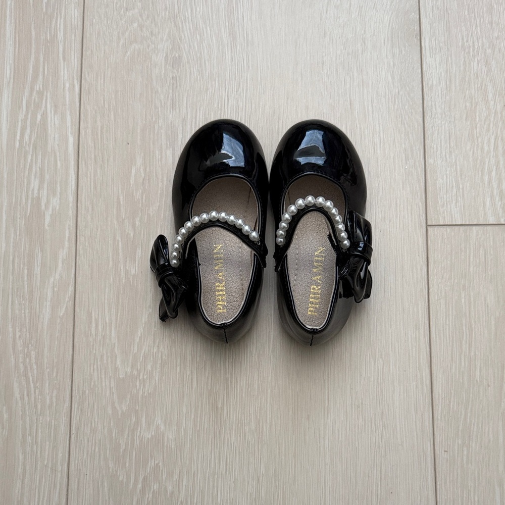 ✨  Girls Kids Dress Shoes with Pearl Accent